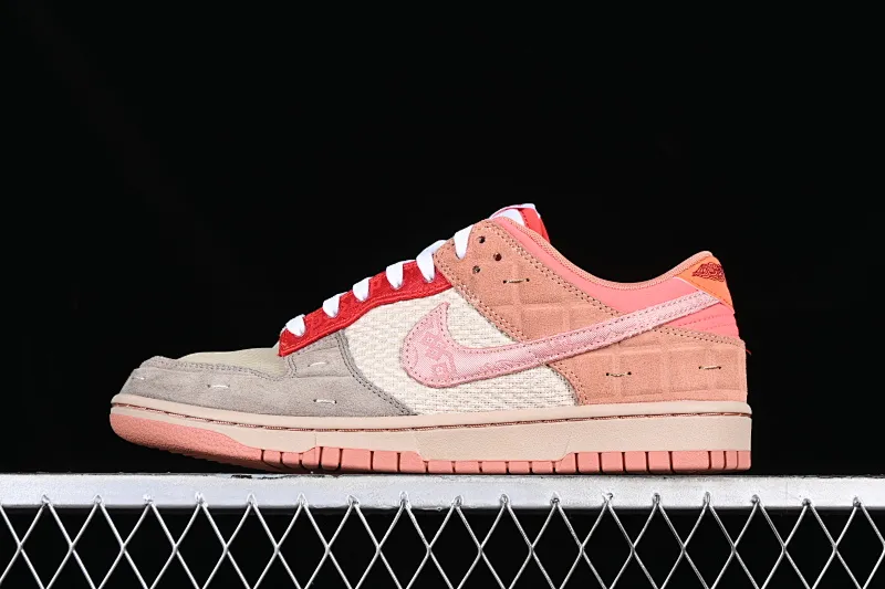 All Categories Nk SB Dunk Series Nk SB Dunk Low Low-top sneakers Clot x Dunk Low "What The" joint model Yuanyang color SB low-top casual sneakers FN0316-999